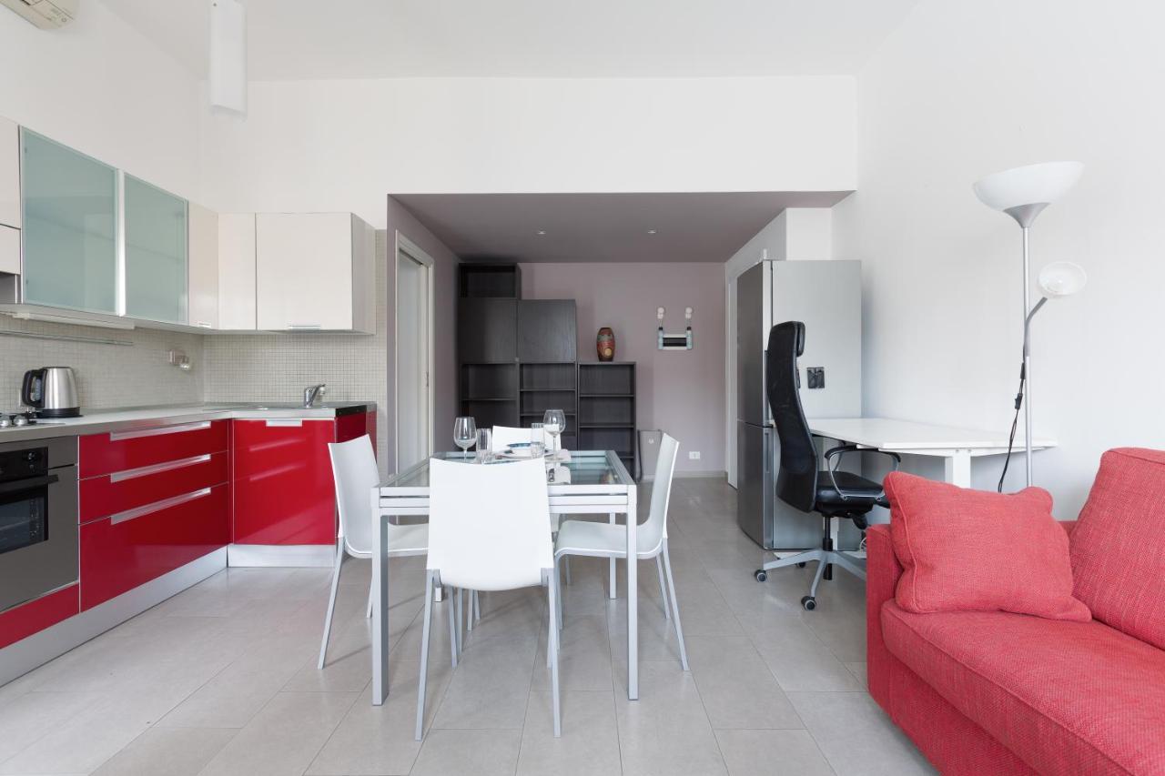 Apartamento Cozy Apt With Balcony - Mm2 Sant'Agostino Milán Exterior foto